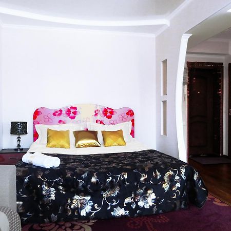 Maximus Apartament Бишкек Екстериор снимка