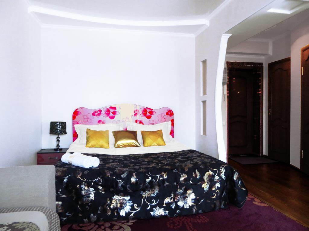 Maximus Apartament Бишкек Екстериор снимка